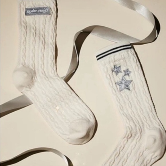 Brand new never opened Taylor Swift Folklore cardigan socks OS - Picture 2 of 4